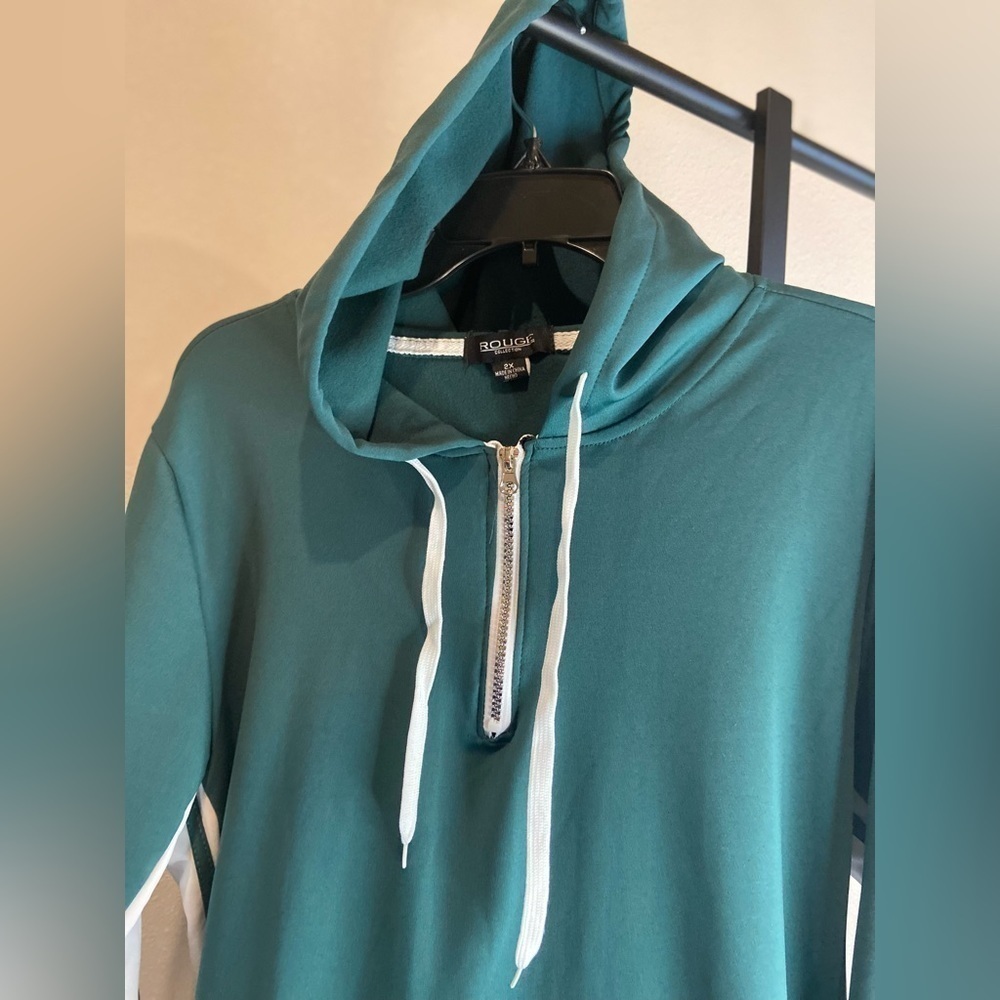 Rouge Collection~NWOT~Kelly Green/White Stripe Tracksuit~1/4 Zip~Hooded~Size 2X - Picture 9 of 16